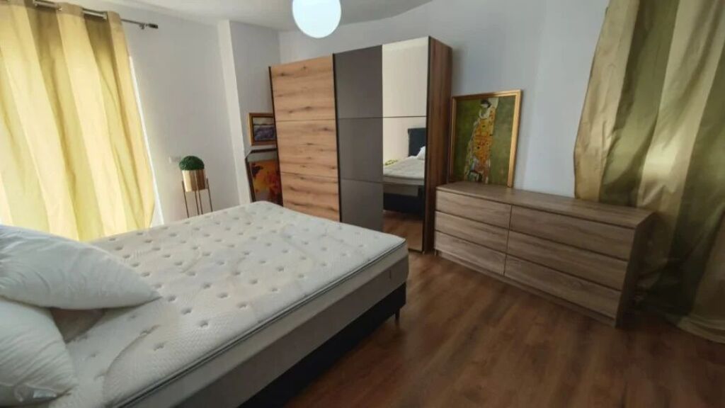 Apartament Me Qera 2+1 Tek Komuna e Parisit (ID B2101711) Tirane