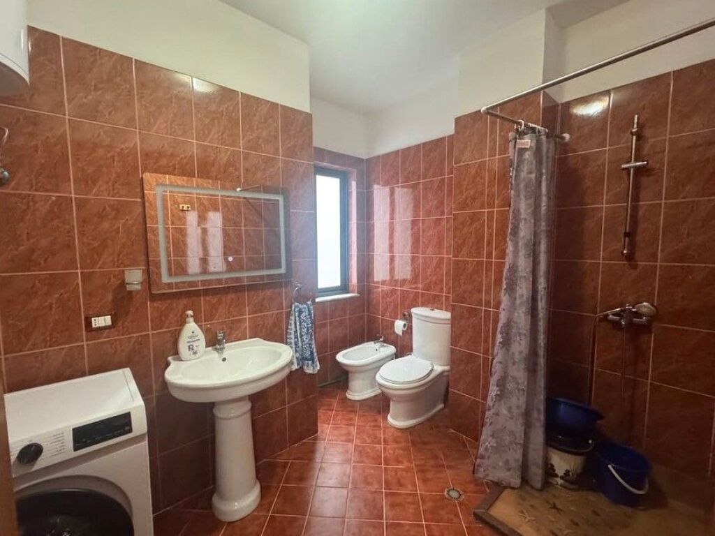 Shitet, Apartament 2+1, Yzberisht, Tiranë.