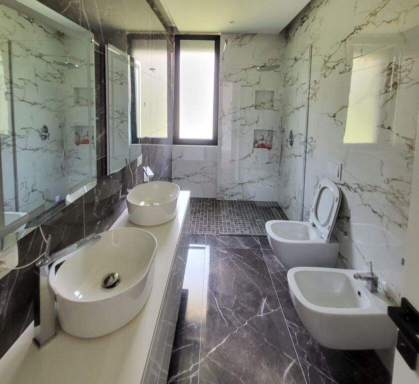 🏡 3-Storey Villa for Rent – Dry Lake, Tirana