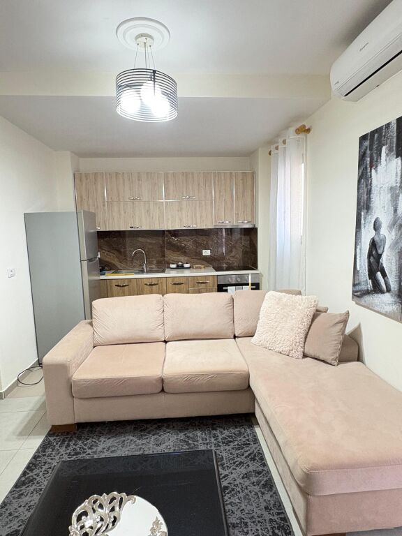 Jepet me qira apartament 1+1 pranë "Foto Durresi" – Durrës