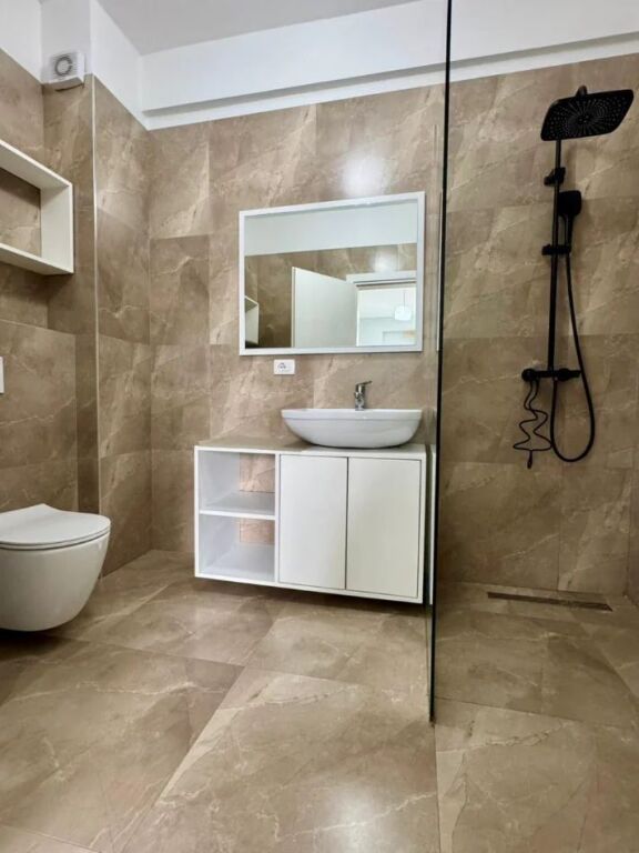 Shitet Apartament 2+1+2 tek Kompleksi FZ “Green Terrace” – Liqeni i Thatë / Kopshti Botanik Tiranë