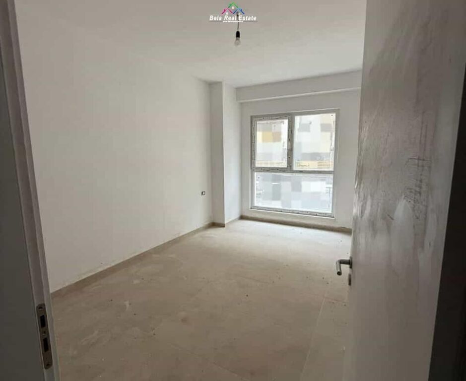 Ufficio In Affitto 2+1 Vicino Dritan Hoxha (ID BZ2961) Tirana