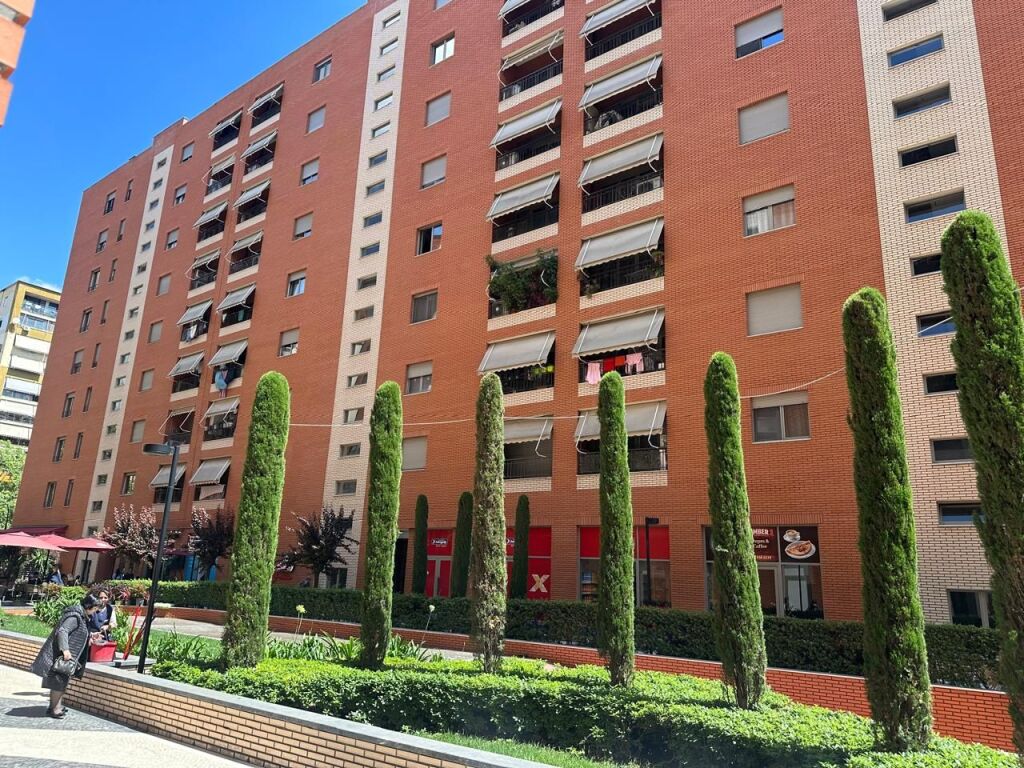 Appartamento - In Affitto 2+1+PARCHEGGIO - Complesso DELIJORGJI