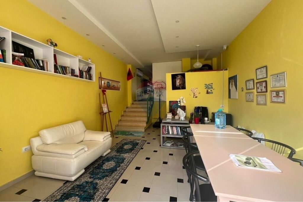 Shop for sale villa L, Astir
