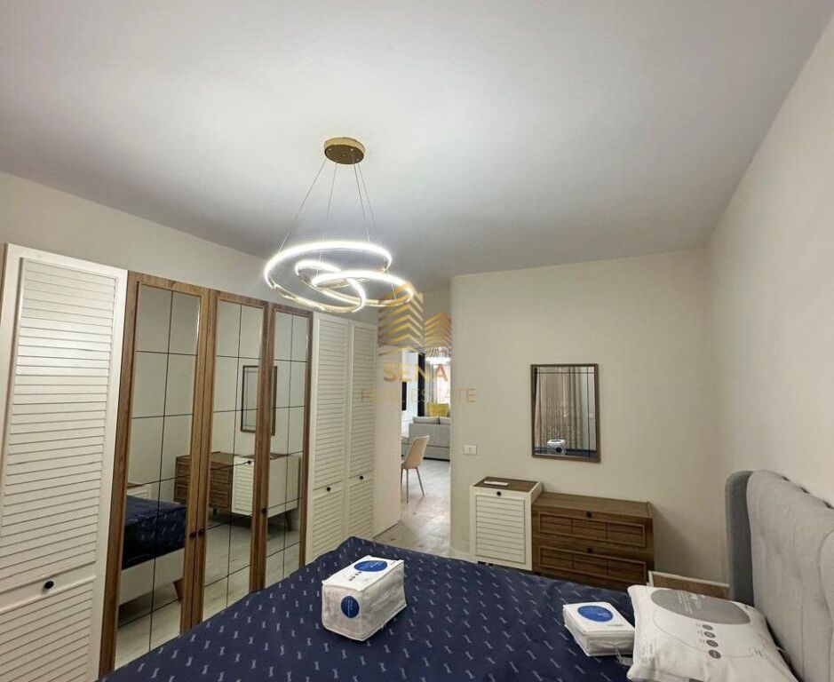 Qira, Apartament 3+1+2blk+2wc,Komuna Parisit, Prane Kristal Centre,120,000 Leke/muaj