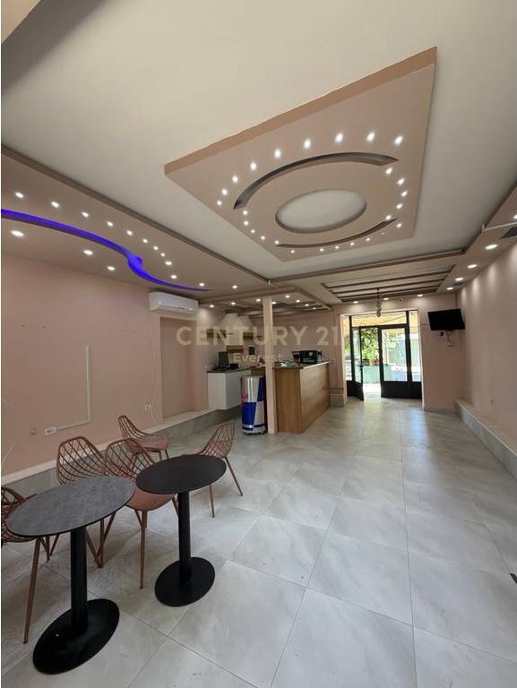 PEDIATRIA, LOCALE IN AFFITTO PER BAR! 700 € /Mese Sup. Totale 75m2 Sup. interna  