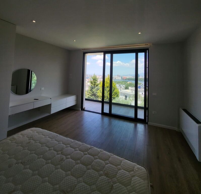 🏡 3-Storey Villa for Rent – Dry Lake, Tirana
