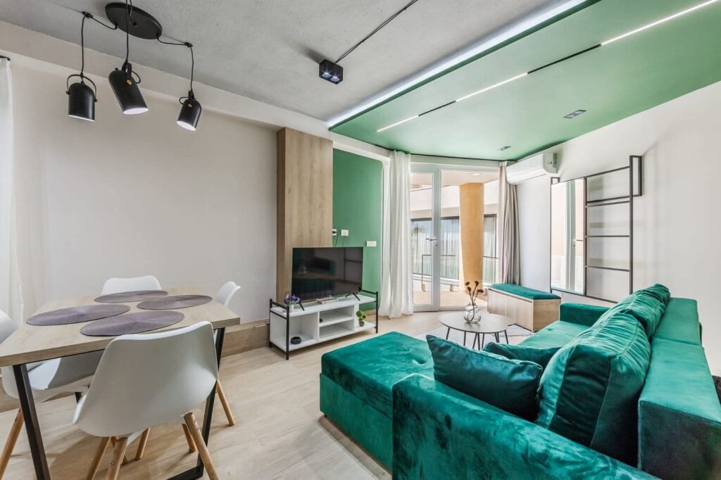 Duplex for sale at Shkëmbi i Kavajës – a few steps from the sea