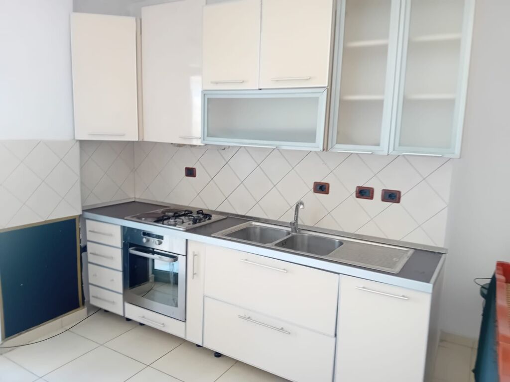Jepet 1+1 e mobiluar rruga Todi Shkurti