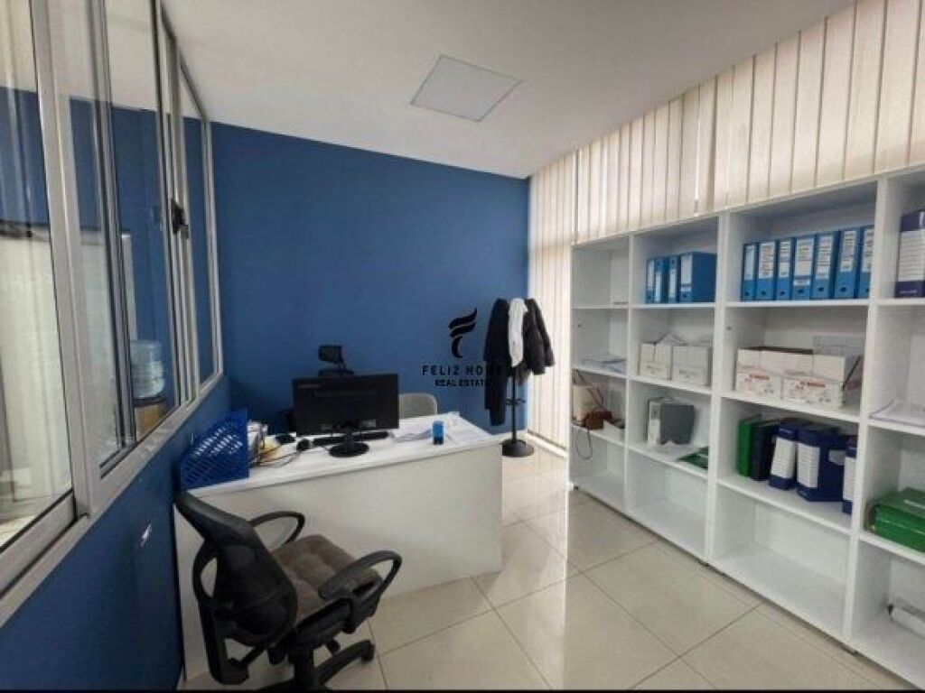 NEGOZIO IN AFFITTO 200 M2 COMUNE DI PARIGI 400.000 LEKE FH-74316