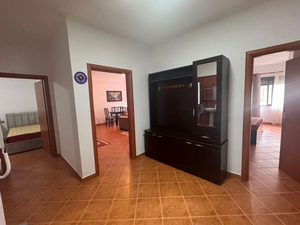 Shitet, Apartament 2+1, Yzberisht, Tiranë.
