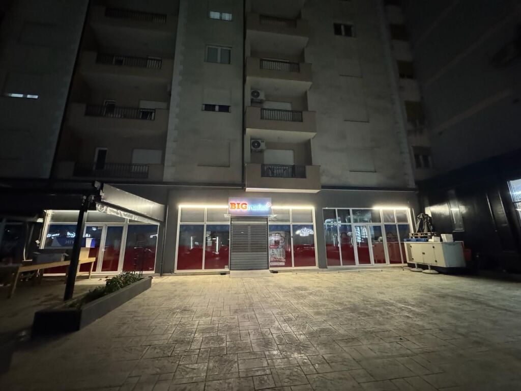 NEGOZIO IN AFFITTO 240M2