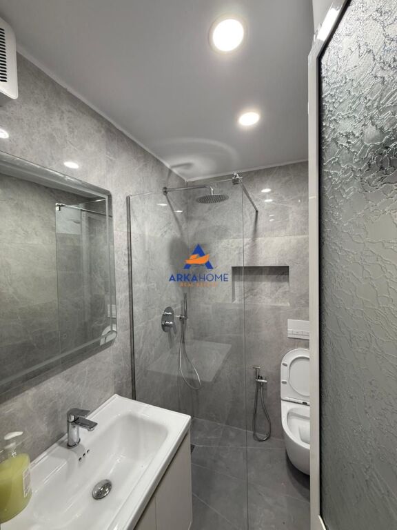 JEPET OBJEKT ME QERA 60M2 "RRUGA TODI SHKURTI , ALI DEM" 80000 LEKE