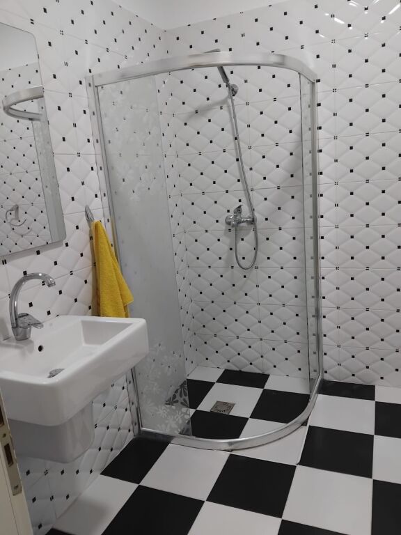Jepet me qera Apartament 1+1 Ali Demi