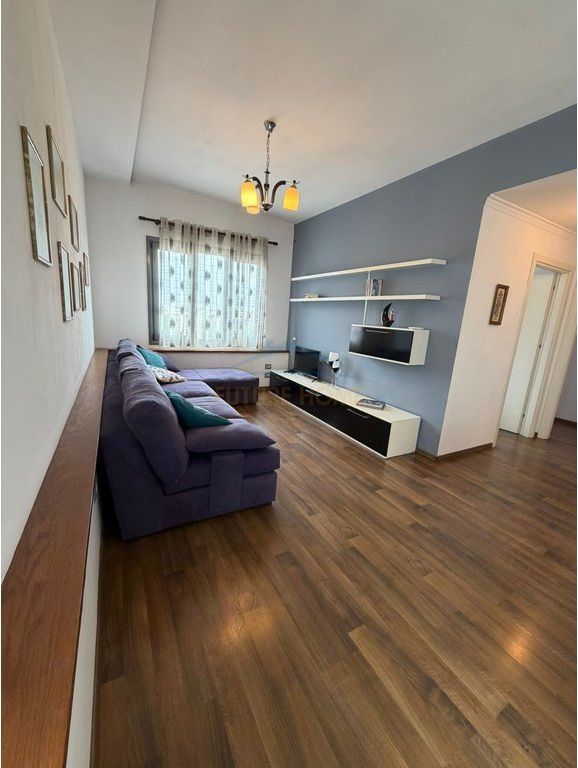 Qera , Apartament 2+1 , Pazari i Ri , Tirane