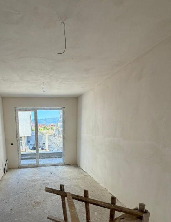 Shitet Apartament 2+1 tek Univers City