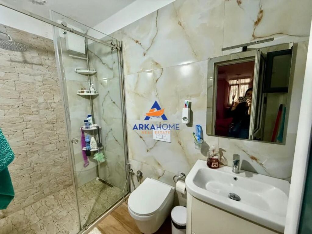 JEPET APARTAMENT 2+1+BALLKON "TEK KOMUNA E PARISIT" 100.000 LEKE