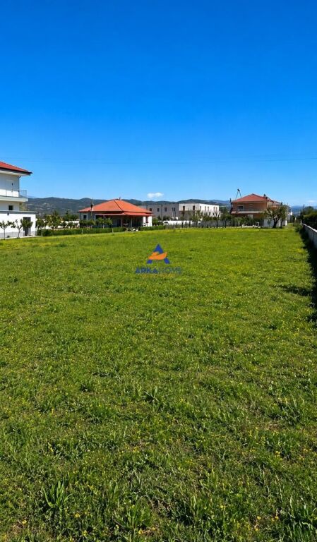SHITET TOKË 800M2 "NË BRADASHESH, ELBASAN" 45000 EURO