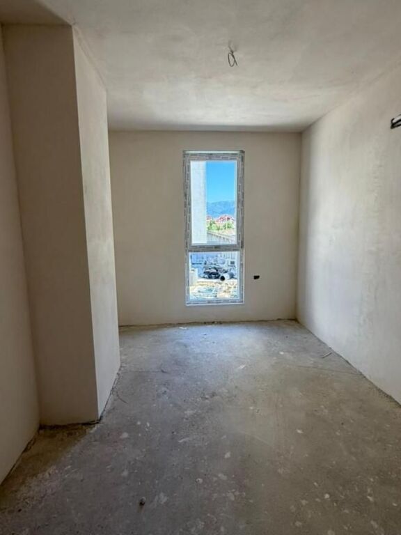 Shitet Apartament 2+1 tek Univers City