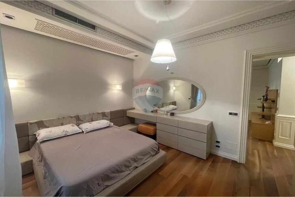 Apartment - For Rent - Qemal Stafa Street, Tirana