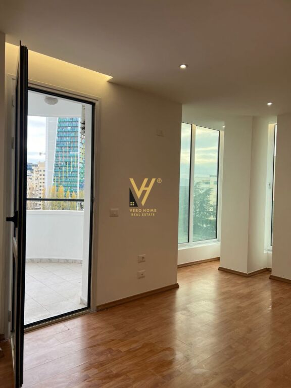 JEPET ZYRE 190 M2 ME QERA TEK AIR ALBANIA 2.000 EURO