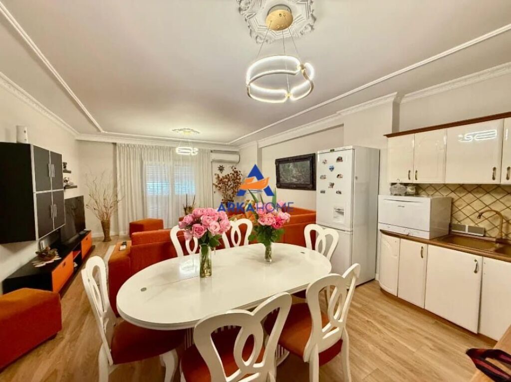 JEPET APARTAMENT 2+1+BALLKON "TEK KOMUNA E PARISIT" 100.000 LEKE