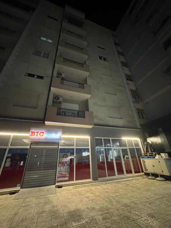 NEGOZIO IN AFFITTO 240M2