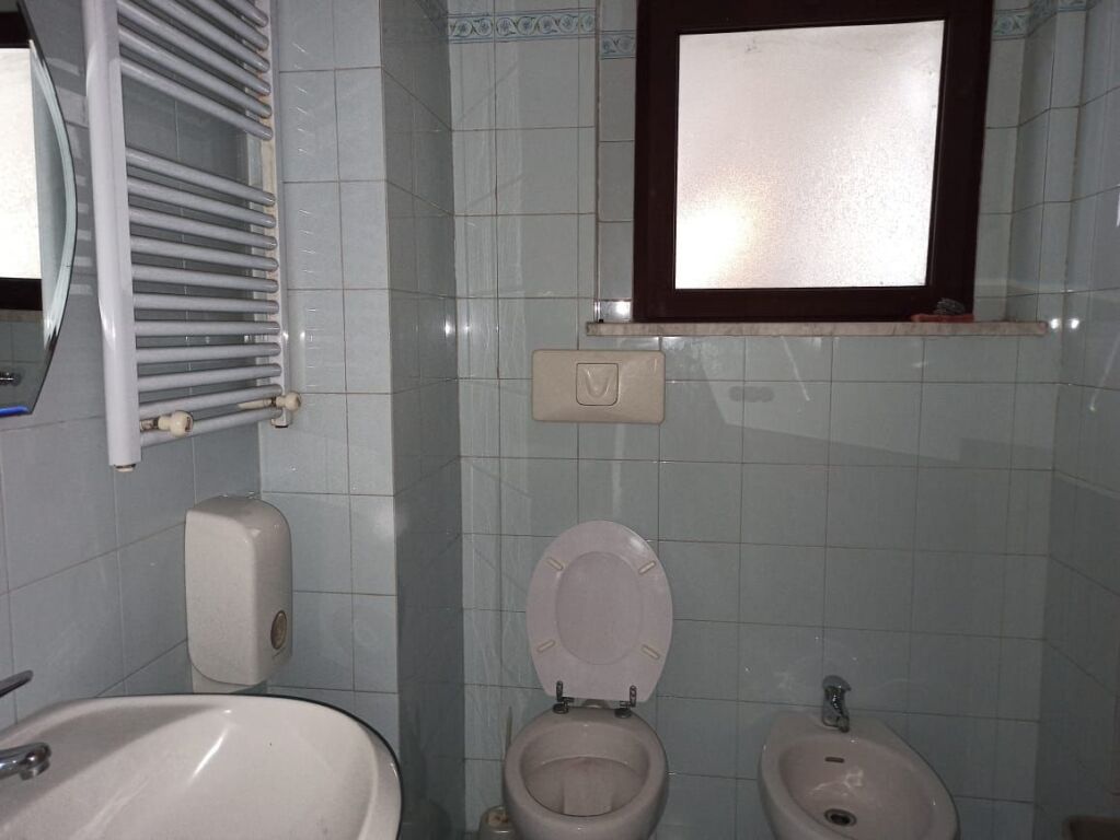 LOCALE PER UFFICI IN AFFITTO A TOPTANI
