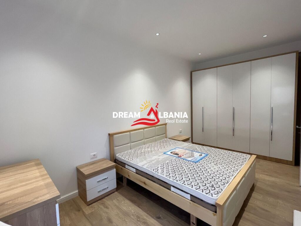 Jepet me qera Apartament 2+1 ne rrugen 5 Maji prane shkolles Tirana Jone (ID 4241086)