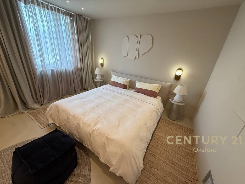 Affittiamo appartamento moderno + posto auto vicino al porto, Durazzo! 1.500 € /Mese Superficie totale 120m2