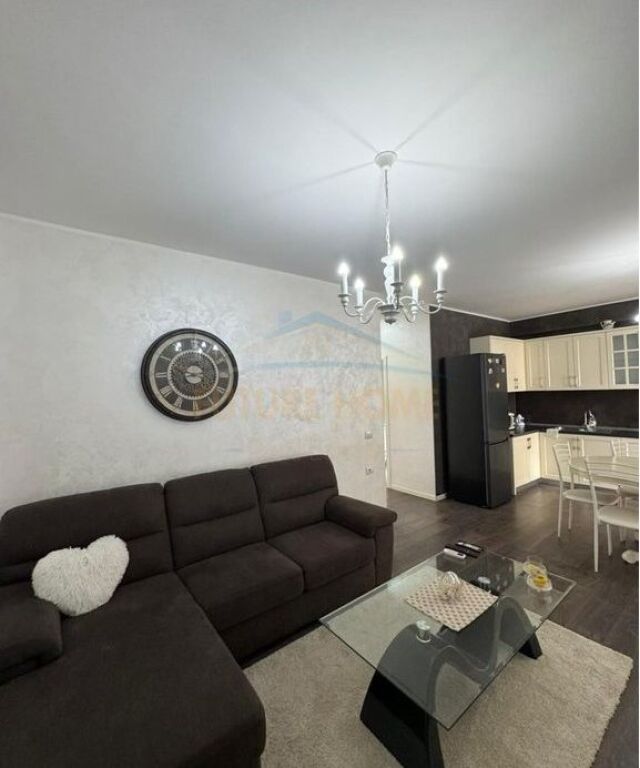 Shitet , Apartament 2+1+2 , Fresk