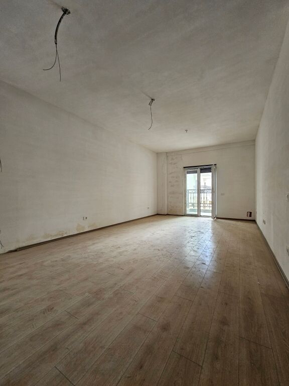 OCCASION! SAUK PORTA TIRANA APARTMENT FOR SALE 2+1+2 WC+WARDROBES