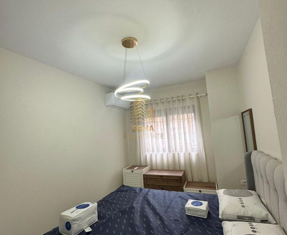 Qira, Apartament 3+1+2blk+2wc,Komuna Parisit, Prane Kristal Centre,120,000 Leke/muaj