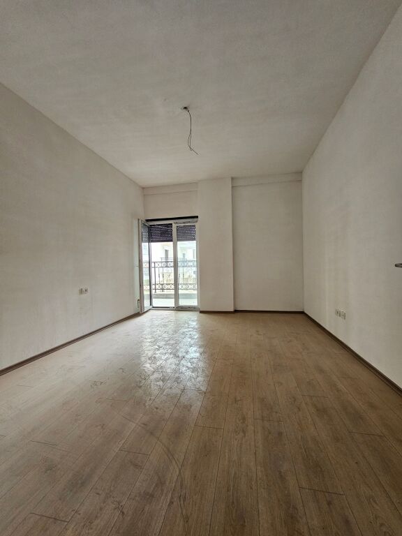 OCCASION! SAUK PORTA TIRANA APARTMENT FOR SALE 2+1+2 WC+WARDROBES