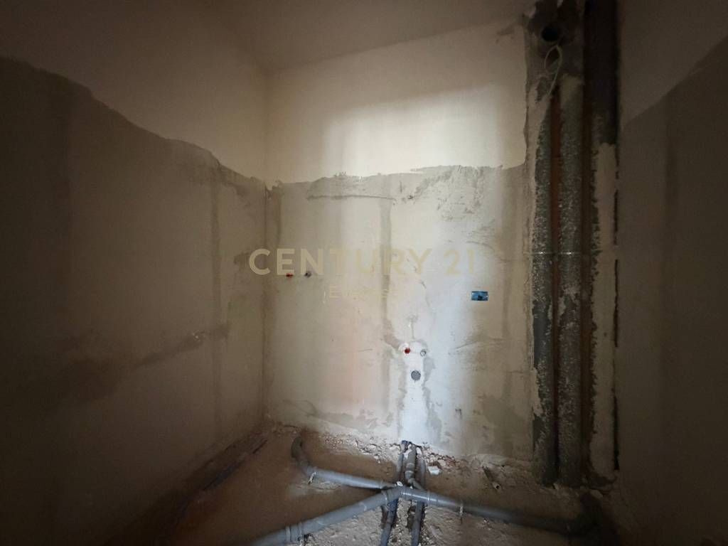 PASKUQAN, VENDIAMO APPARTAMENTO 1+1 83,000 € Sup. Totale  75m2