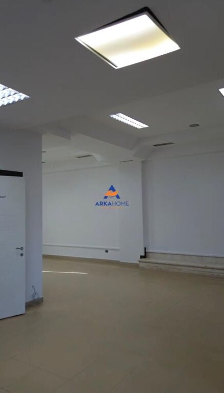 SHITET DYQAN 216M2 "PRANË AMBASADËS AMERIKANE" 649.500 EURO