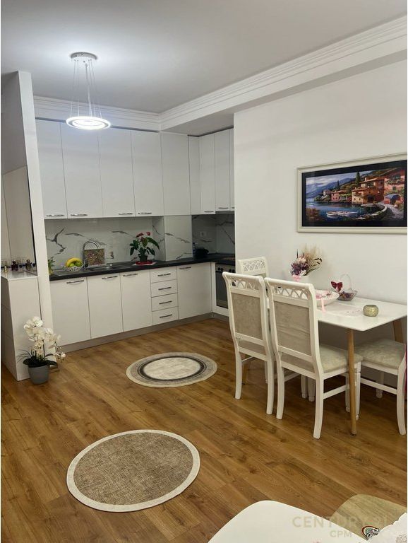 SHITET SUPER APARTAMENT 1+1 I MOBILUAR NË KOMPLEKSIN NOVA, KODRA E DIELLIT 170,000 € Sip. Totale  49m2