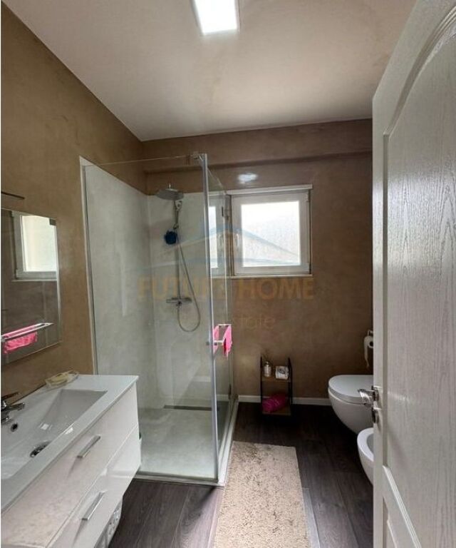 Shitet , Apartament 2+1+2 , Fresk