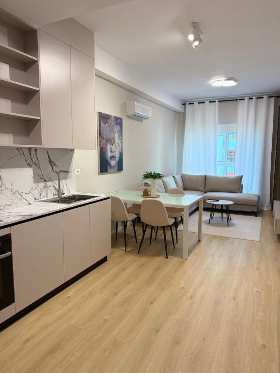 🏡 Appartamento 1+1 in Affitto 📍 Ali Demi – Complesso Kadiu💶 Prezzo: 45.000 Lek / mese
