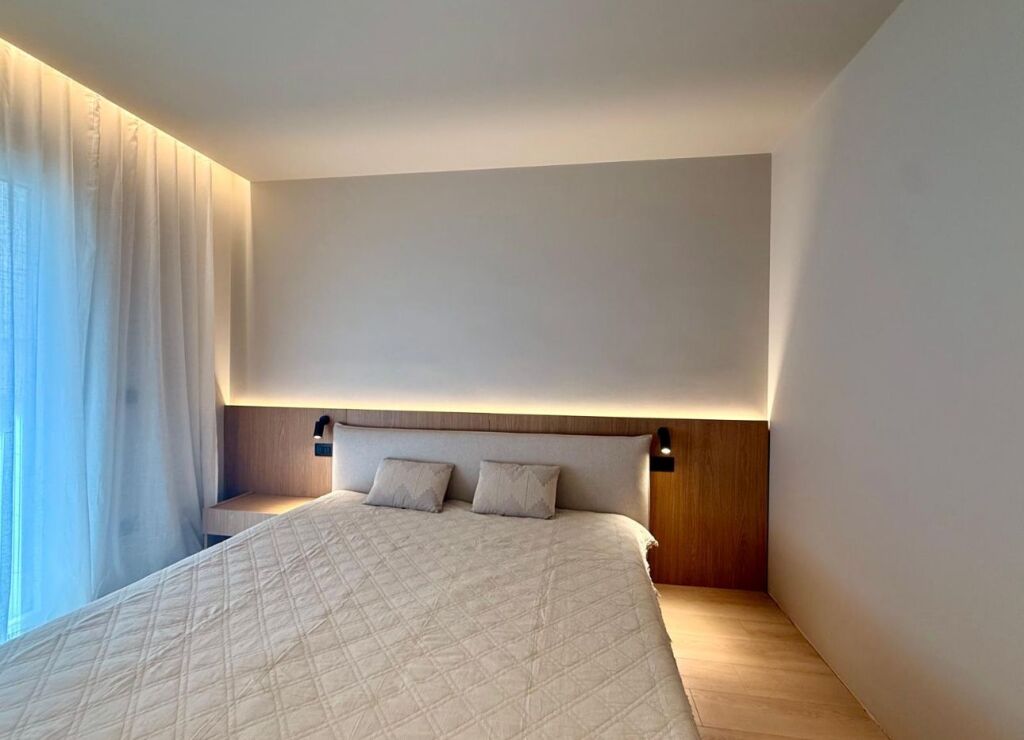 SUPER APARTAMENT 2+1 ME QIRA TE PETRO NINI