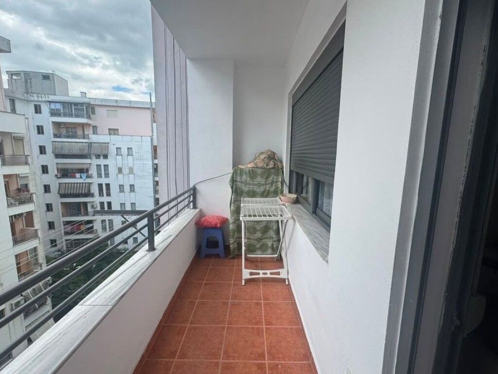 Shitet, Apartament 2+1, Yzberisht, Tiranë.