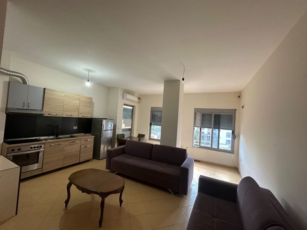 🏡 Apartment 1+1 for Rent 📍 Jordan Misja – 2 minutes from 313 🏢 3rd floor with elevator 📐 Area: 60 m² 💶 Price: 35000 leke