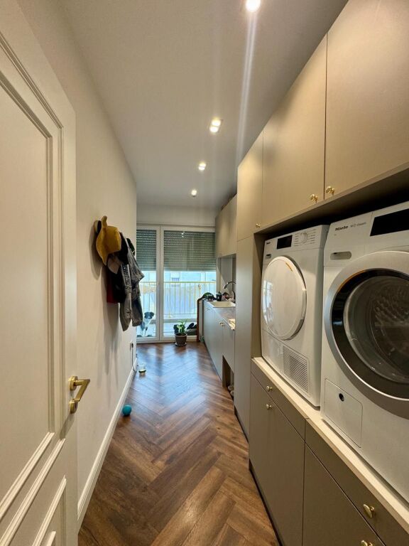 Apartament 4+1+3tualete+2 poste parkimi per shitje Residenca 3D