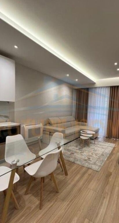 Shitet, Apartament 1+1, Kompleksi "Marga", Rruga Jordan Misja.