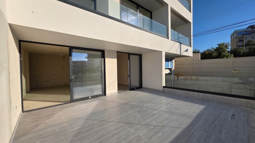 Apartament 1+1 me pamje nga deti dhe verande