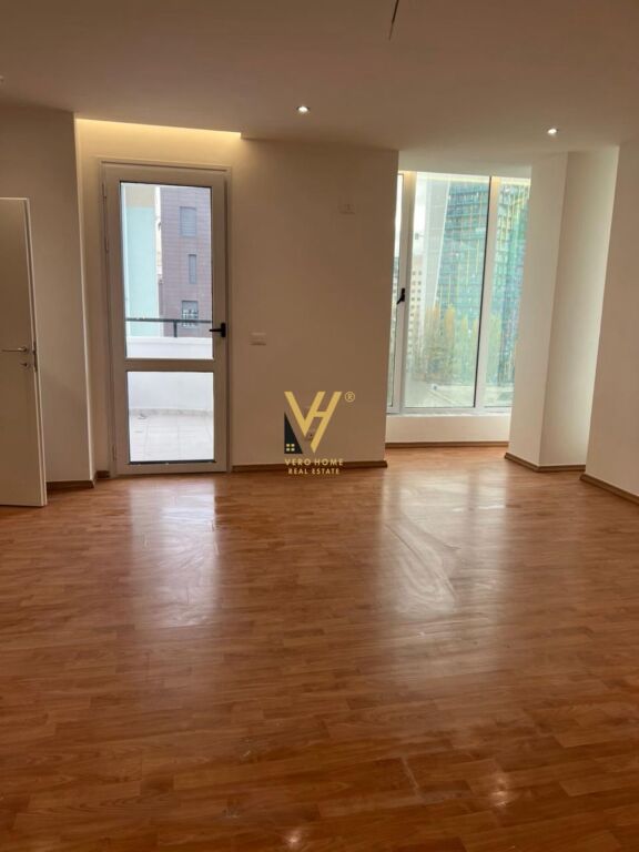 JEPET ZYRE 190 M2 ME QERA TEK AIR ALBANIA 2.000 EURO