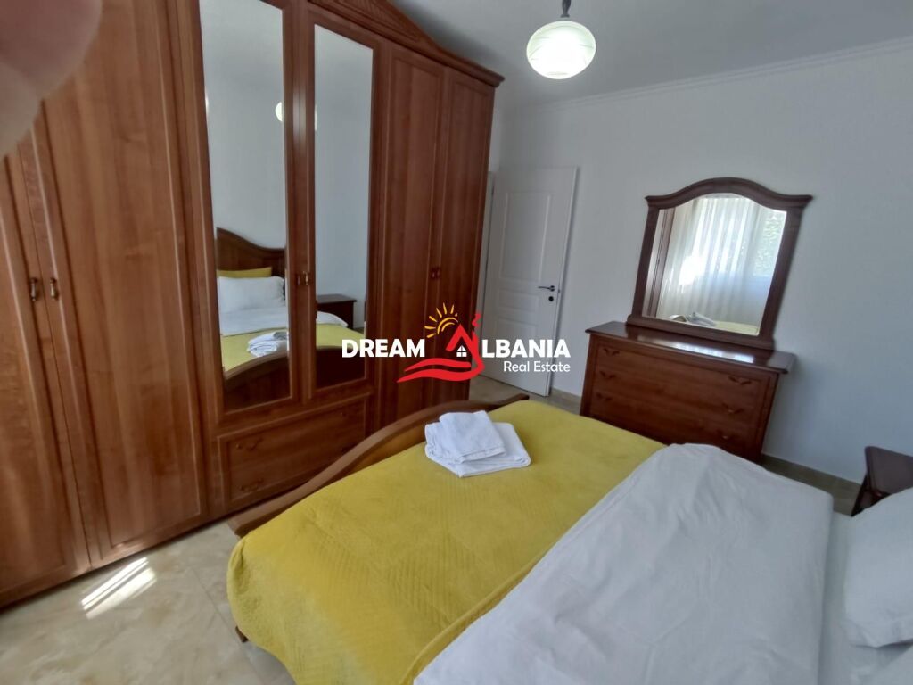 Jepet apartament 1+1 me qera ne zonen e Vasil Shantos prane Kredo.al (ID 4219493)
