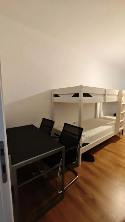 Apartament Me Qera 2+1 Tek Komuna e Parisit (ID B2101711) Tirane
