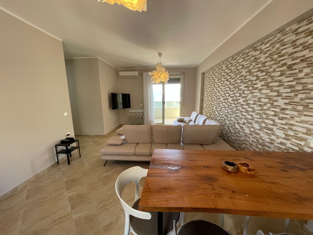 APARTAMENT 2+1 ME PAMJE PANORAMIKE NGA DETI – LUNGOMARE, VLORE
