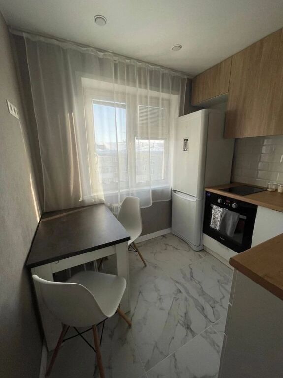 Apartament me qera 1+1 tek Spitali Amerikan 2 Shkolla Bashkuar!
